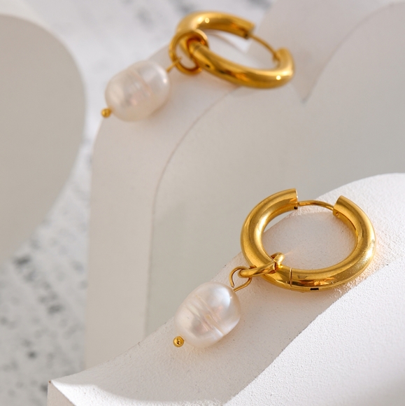 Gorgeous Round Dangle Pearl Hoop Earrings - Picture 2 of 7